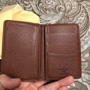 Used LV wallet